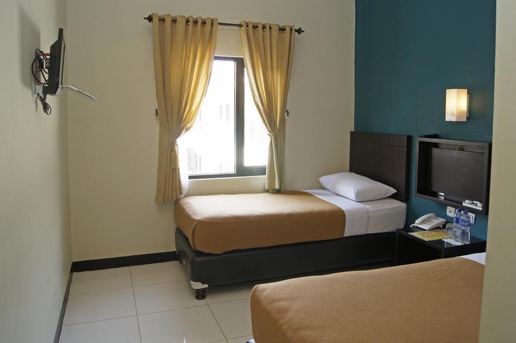 The Winner Premier Hotel Pemalang Номер фото